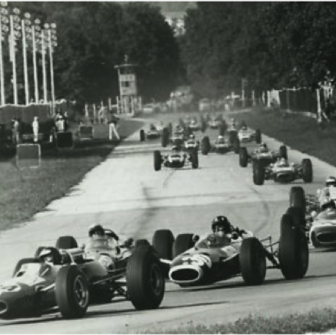 GP d'Italie à Monza : Jimmy devant les BRM de Graham Hill et Jaclie Stewart et la Brabham BRM de Jo Siffert